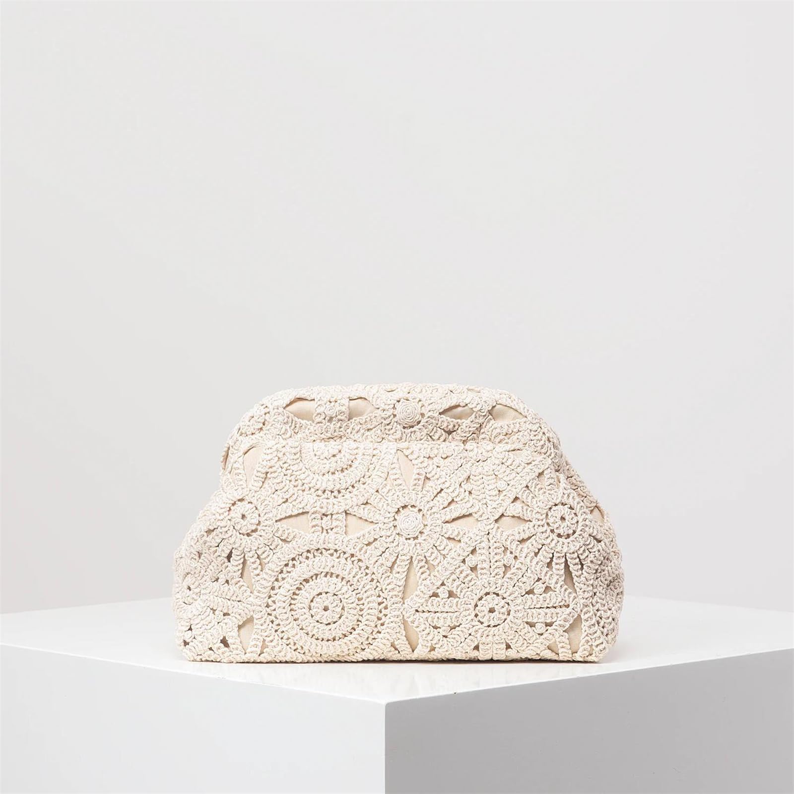 Bohemian Woven Clutch Bag Hollow Straw Purse Clip Closure Beach Casual