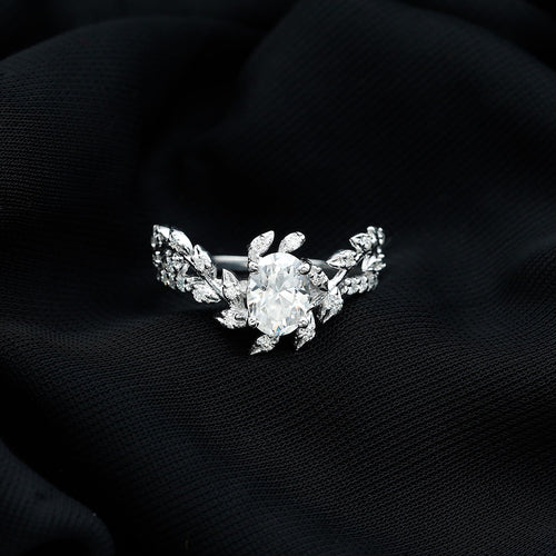 1.5 Carat Lab Grown Oval Diamond Engagement Ring EF VS Women